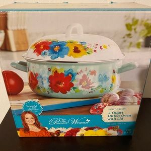 Breezy blossom Dutch oven with lid